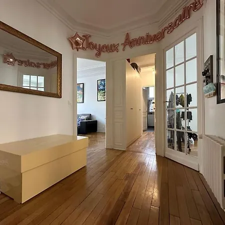 Apartment Place De L'etoile 200 Meters Away! Paris